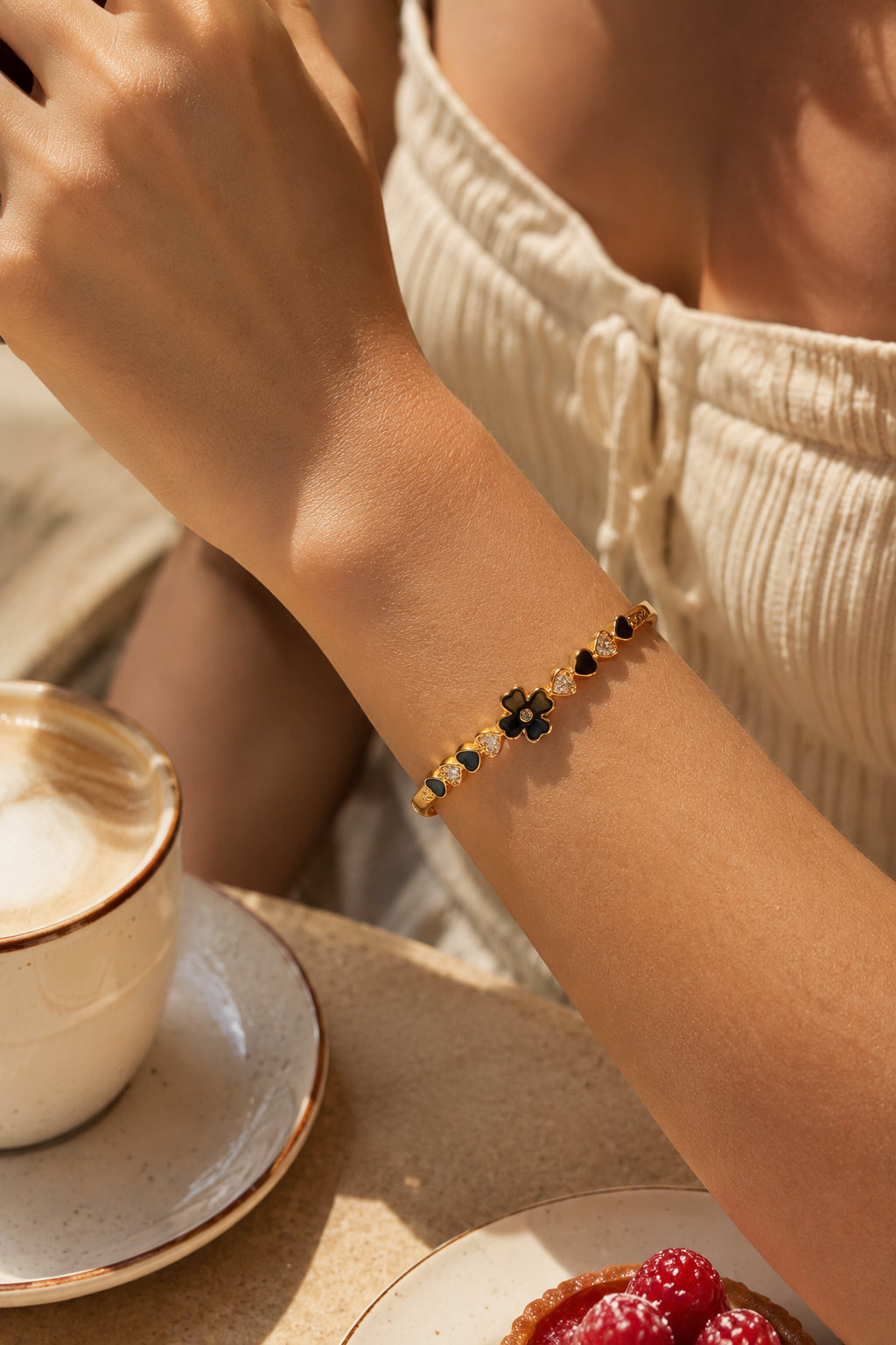 Noir Bloom Heart Crystal Bangle