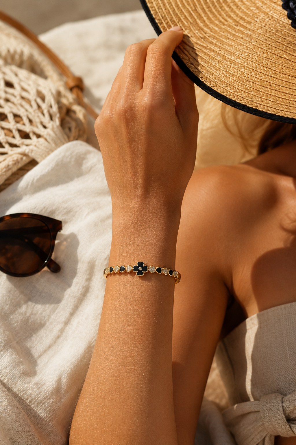 Noir Bloom Heart Crystal Bangle