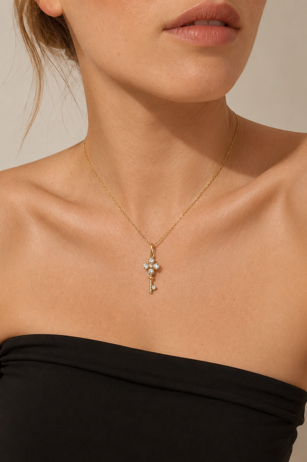 925 Sterling Silver Sparkling Clover Key Pendant Necklace