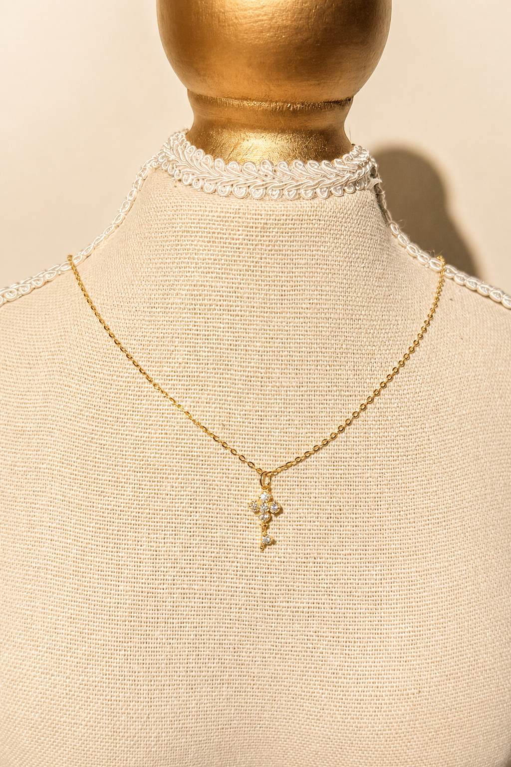 925 Sterling Silver Sparkling Clover Key Pendant Necklace